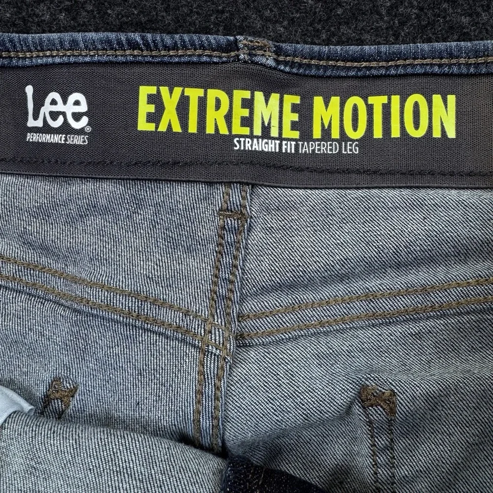Lee Men's Extreme Motion Jeans Straight Fit Tapered Leg Medium Wash SZ 36x29